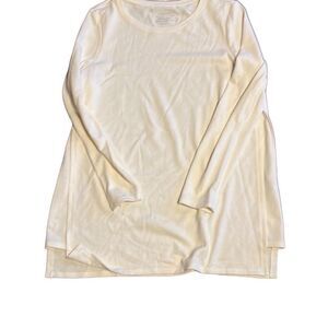 Chicos, the ultimate T cream size one US medium